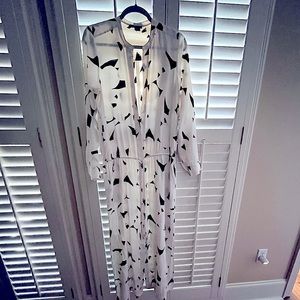 EUC. All silk. Long sleeves. Beautiful.